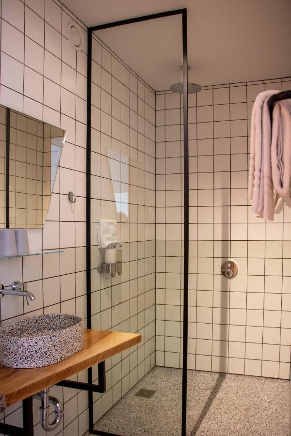 De 6 Linden Boutique Hotel Слёйс Экстерьер фото